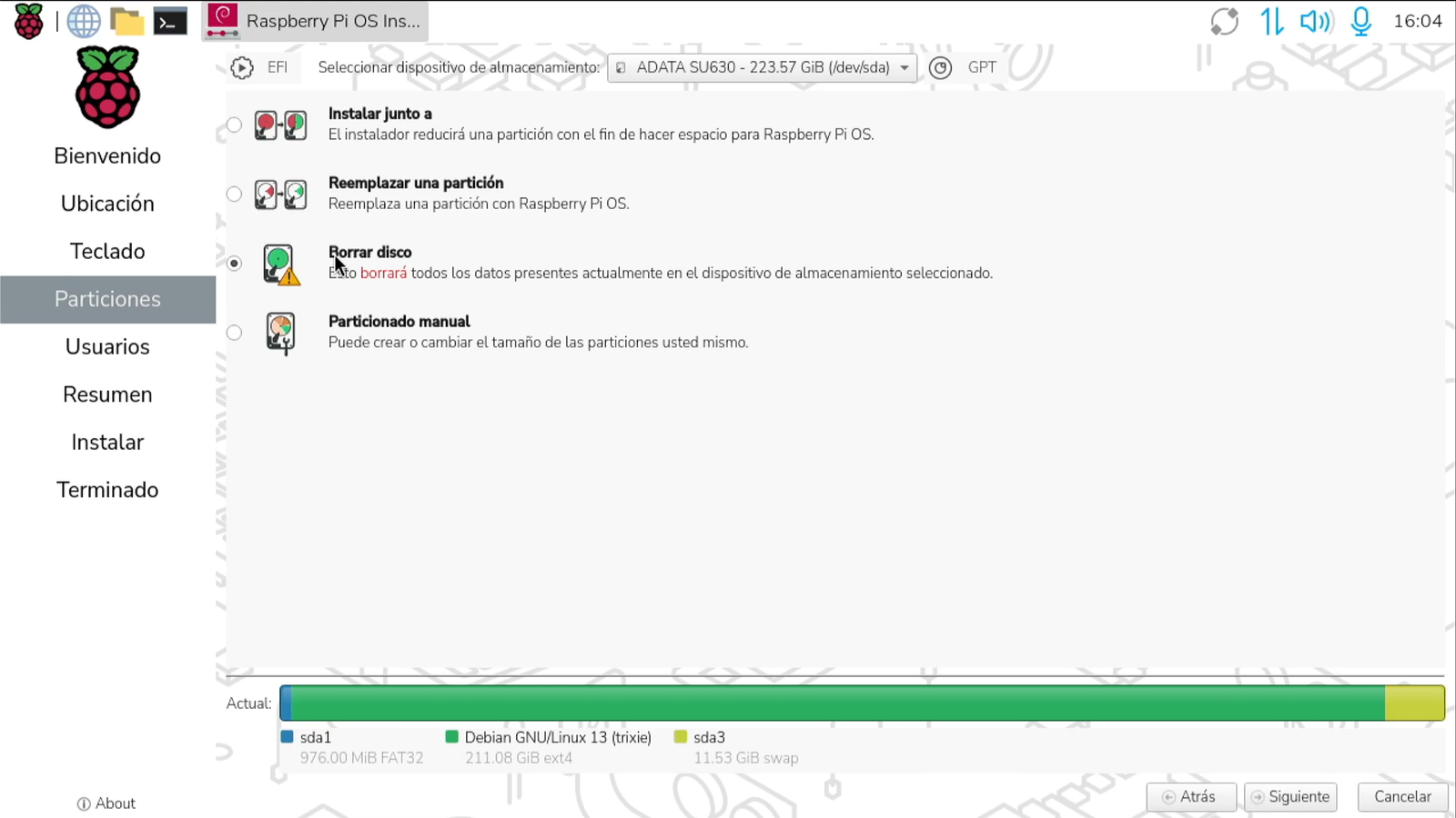 Instalador de Raspberry Pi Desktop seleccionando borrar todo el disco para corregir el fallo de arranque en GRUB